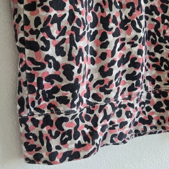 MONROW Tiger Sweatshirt in Black and Pink size Medium - Picture 7 of 16